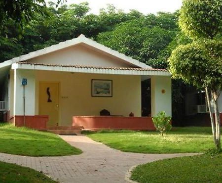 Pragati Resorts Kundakal Екстер'єр фото